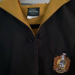 Harry Potter Hufflepuff robe and free wand Like NEW